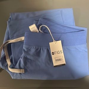 NWT figs bottoms petite